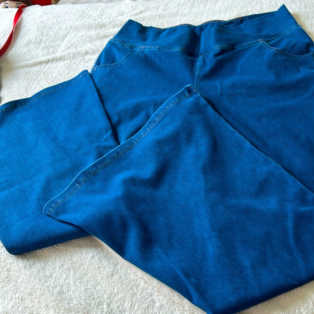 New pull on jeans in navy blue